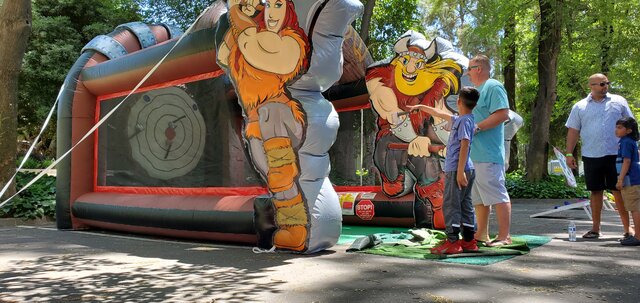 Axe-throw-inflatable-carnival-game